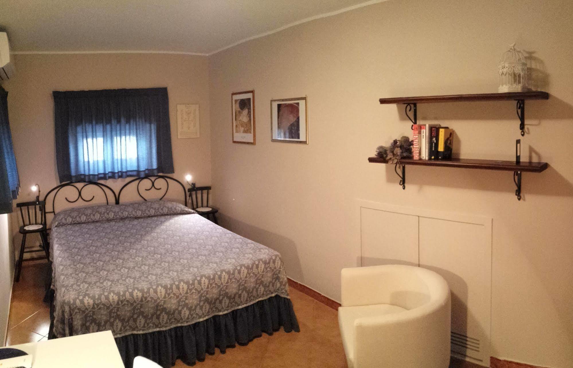 Al Vecchio Olivo Bed & Breakfast Frascati Bagian luar foto