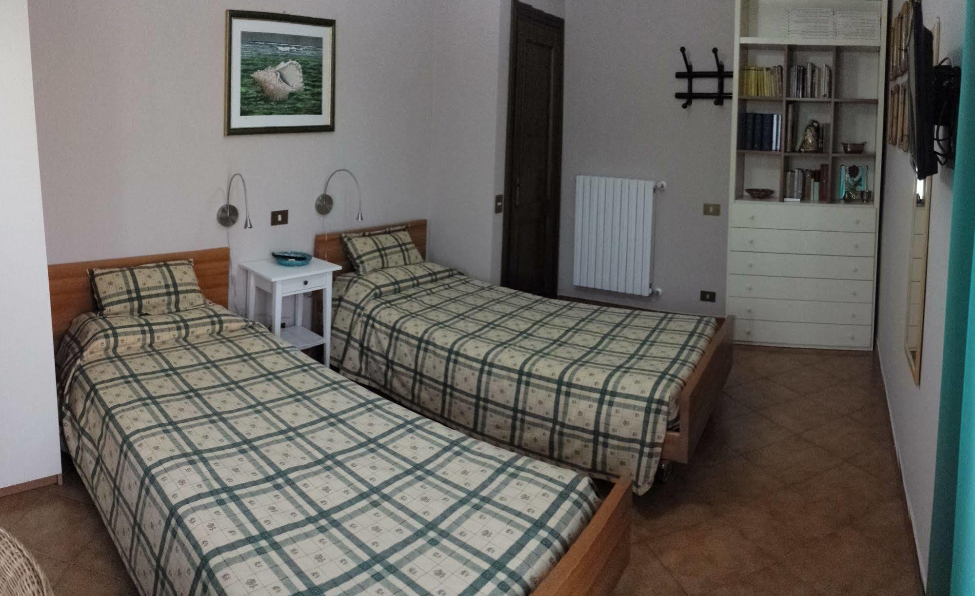 Al Vecchio Olivo Bed & Breakfast Frascati Bagian luar foto