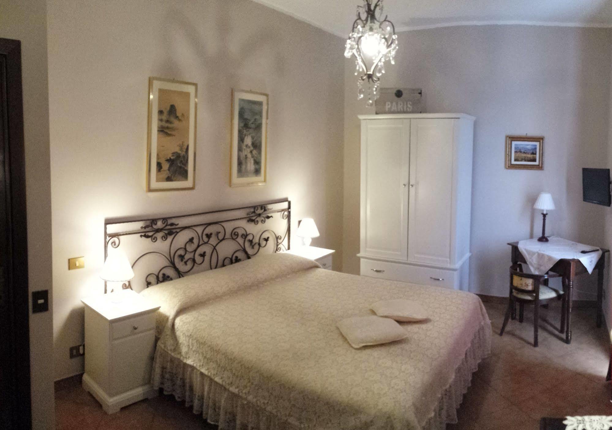 Al Vecchio Olivo Bed & Breakfast Frascati Bagian luar foto