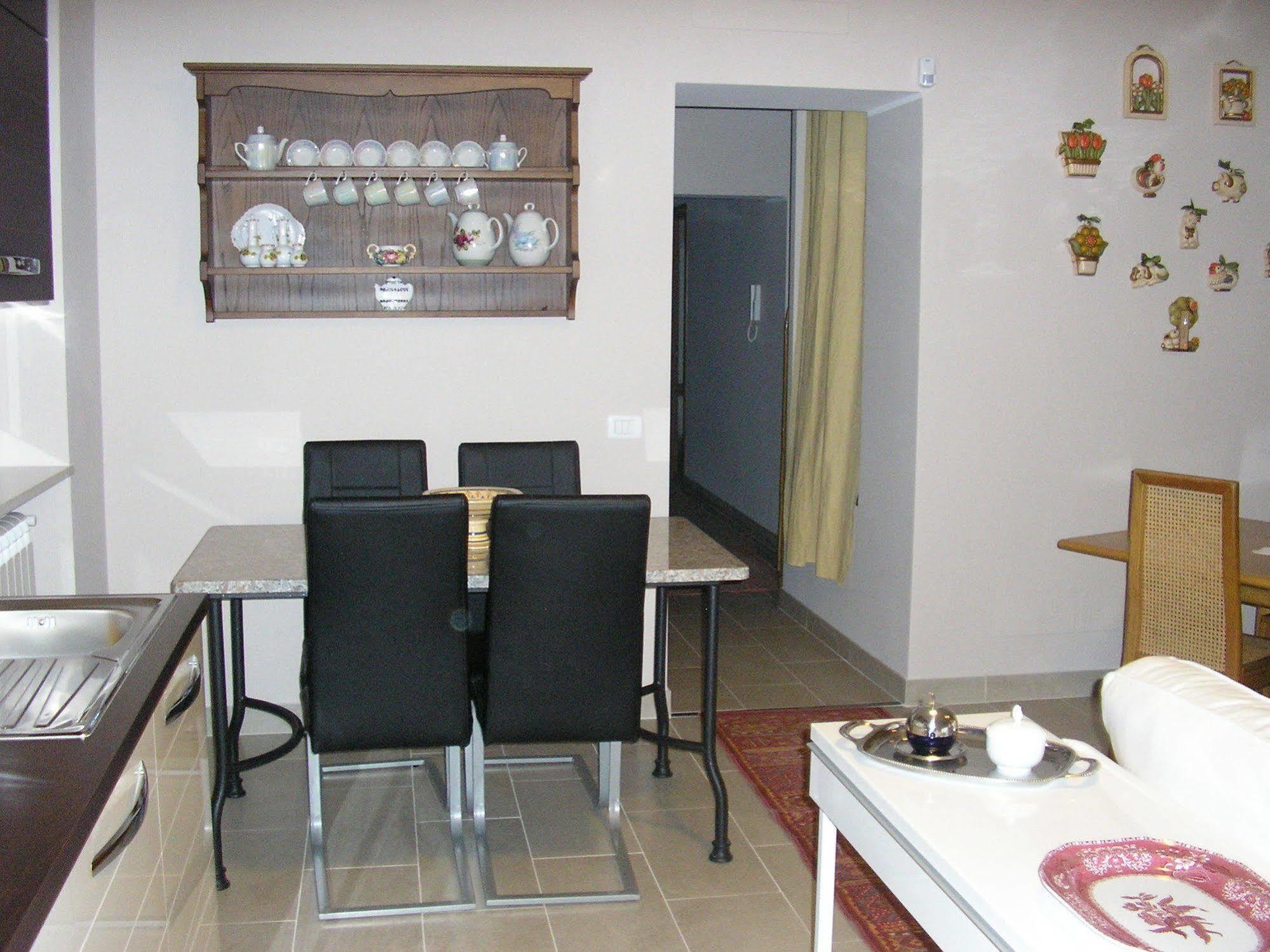 Al Vecchio Olivo Bed & Breakfast Frascati Bagian luar foto